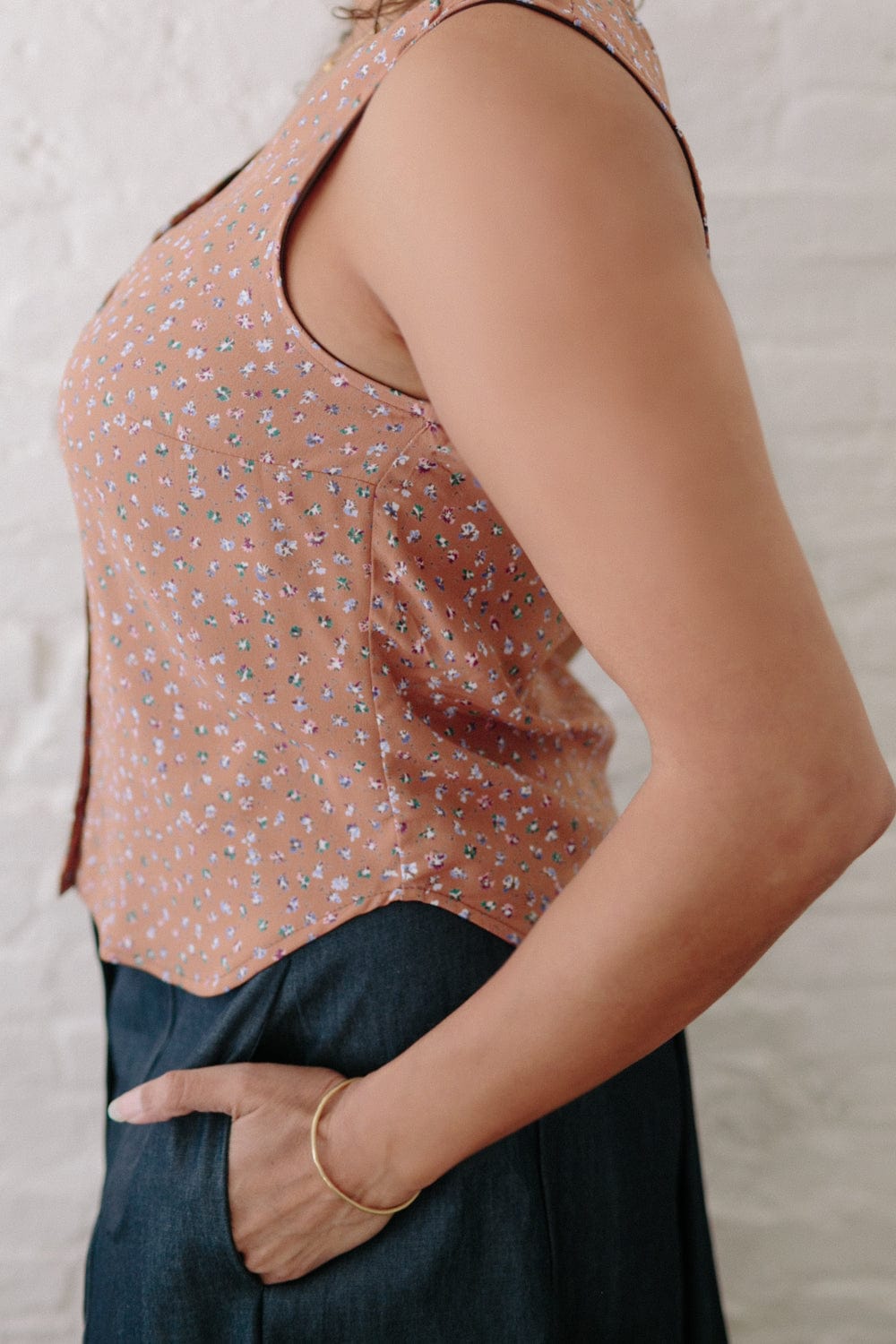 Aviva Top in Faun Floral